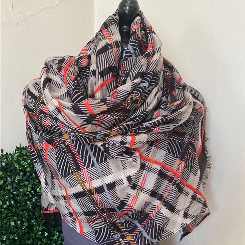 NWT Vera Bradley Plaid Patterned Scarf